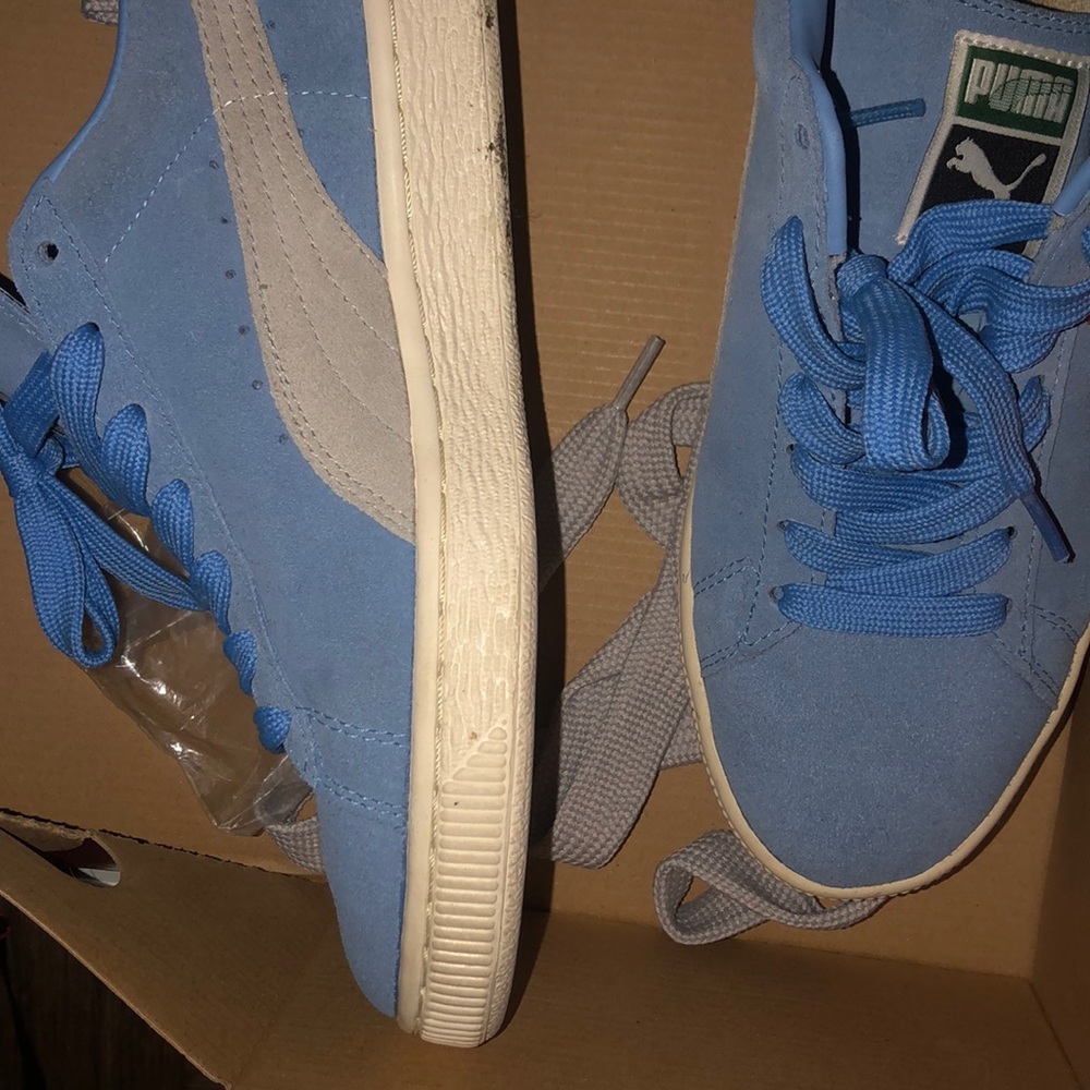 Puma sneakers size 7 blue /white